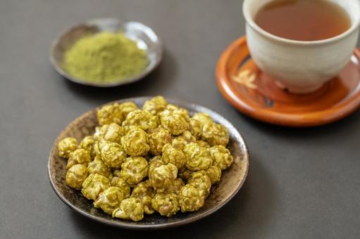 Matcha popcorn on a simple black background, JPG