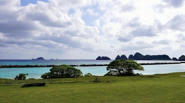 沖縄県慶良間諸島阿嘉島の前浜ビーチの風景 沖縄県慶良間諸島阿嘉島の前浜ビーチの風景の写真
