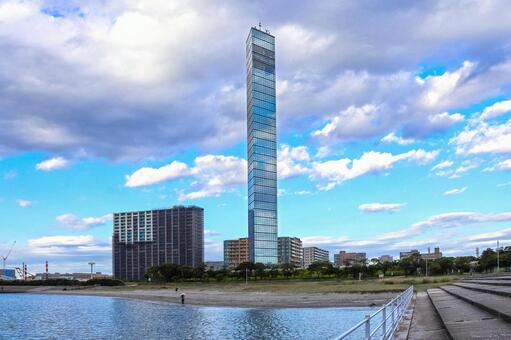 千葉港とポートタワー ポートタワー,千葉ポートタワー,千葉みなと駅の写真素材
