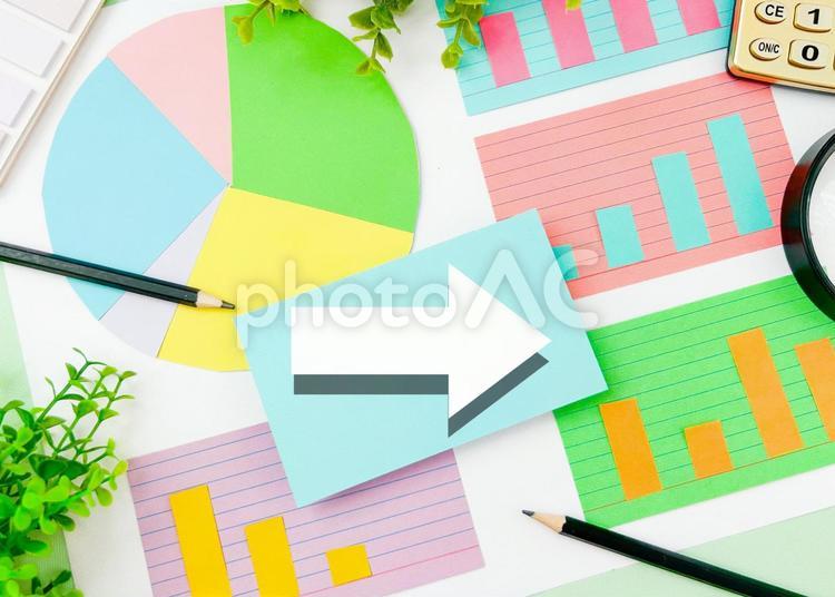 横這い矢印とグラフデータ データ,グラフ,横ばいの写真素材