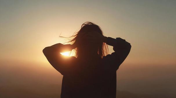 光あふれる地平線を見つめる 光あふれる地平線を見つめるの写真