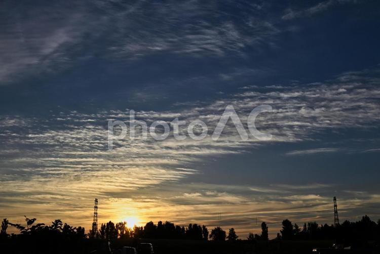 夕暮れ　2025/7/7 夕暮れ,夕方,夕景の写真素材
