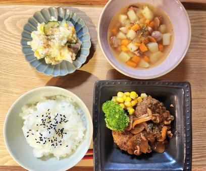煮込みハンバーグ定食 煮込みハンバーグ定食の写真