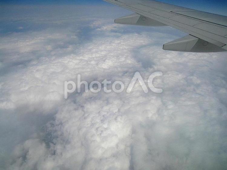 飛行機から見える空の景色 飛行機,空,青空の写真素材