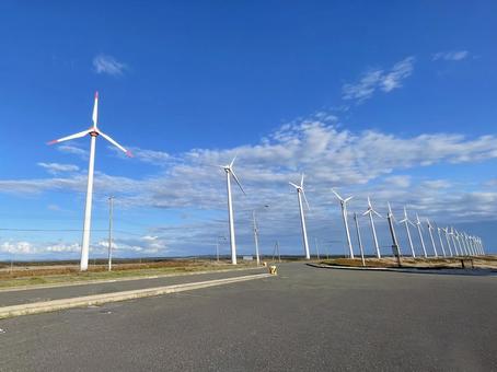 北海道:オトンルイ風力発電所 北海道:オトンルイ風力発電所 オトンルイ風力発電所,北海道,道路の写真素材