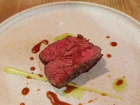 メインの肉料理 メインの肉料理 肉料理,ステーキ,ソテーの写真素材