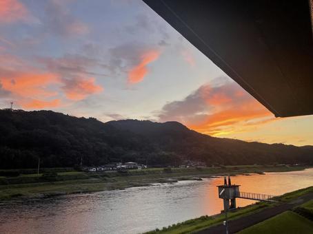 夕焼け空と球磨川 夕焼け空と球磨川 夕焼け,夕陽,球磨川の写真素材