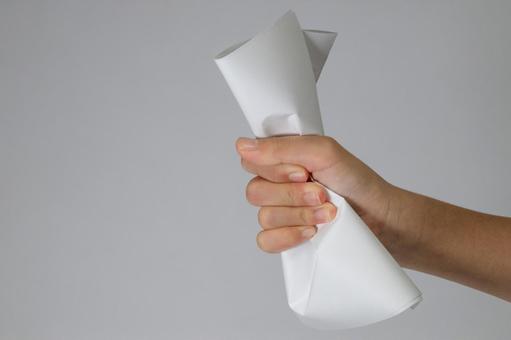 握りしめられた白い紙と手 握る,紙,手の写真素材