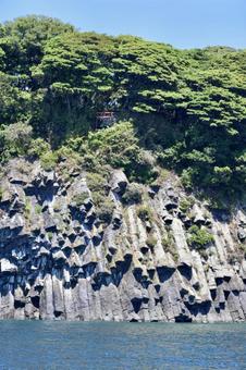 遊覧船から見た福井県東尋坊 雄島の景色 遊覧船から見た福井県東尋坊 雄島の景色の写真