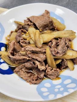 牛肉とごぼうのしぐれ煮(アップ) 牛肉とごぼうのしぐれ煮(アップ) 牛肉,主菜,きゅうりの写真素材