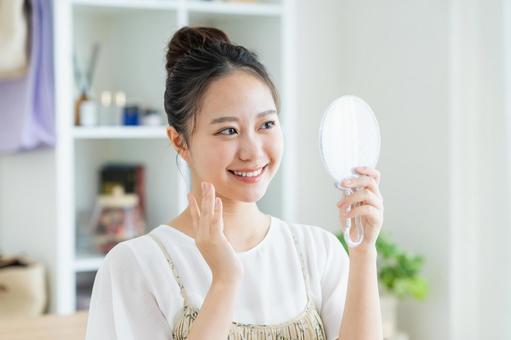 若い女性のビューティ 若い女性のビューティ スキンケア,女性,若いの写真素材