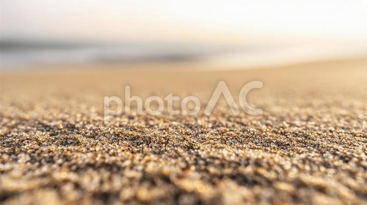 前景にピントを合わせた砂の表情 砂,砂浜,ビーチの写真素材