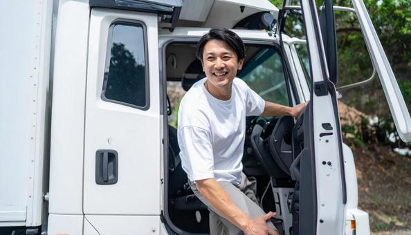 トラックドライバー トラックドライバーの写真