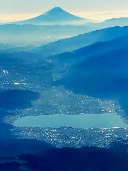 諏訪湖と富士山 諏訪湖,富士山,飛行機の写真素材