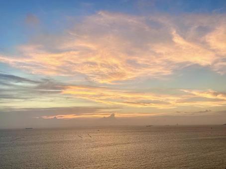 夕暮れと海 夕暮れと海の写真