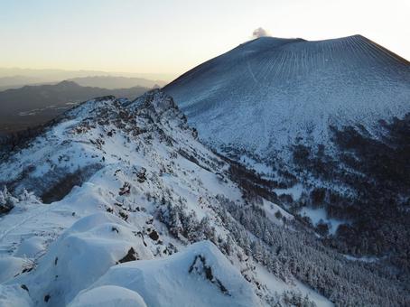 雪景色・冬の浅間山(ガトーショコラ) 雪景色・冬の浅間山(ガトーショコラ)の写真