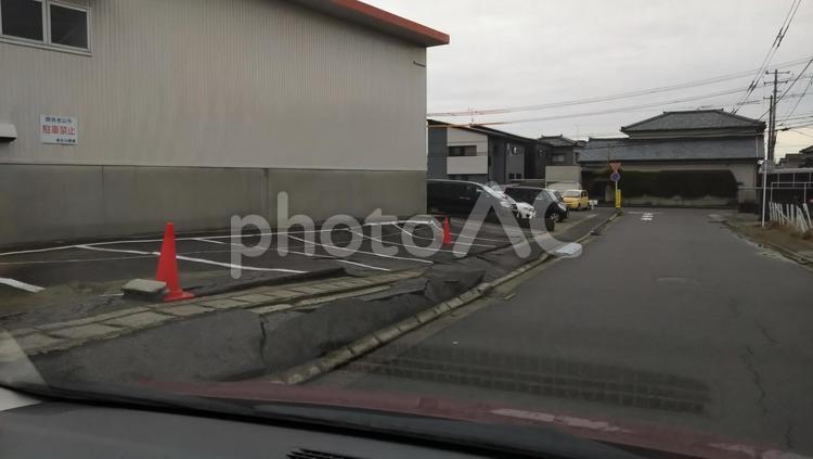 新潟市西区　液状化現象被害2 地震,液状化,液状化現象の写真素材