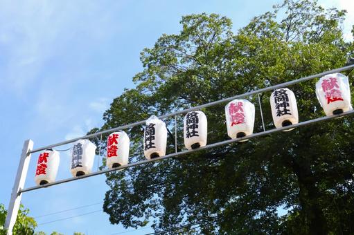 枚岡神社 秋郷祭の提灯・献燈と青空 祭3 枚岡神社 秋郷祭の提灯・献燈と青空 祭3 枚岡神社,秋郷祭,枚岡神社祭の写真素材