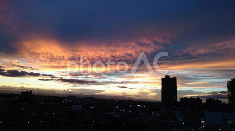ある日の夕暮れ 日暮れ,暁,たそがれの写真素材