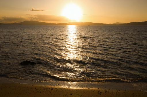 Sun Road on the Seto Inland Sea, JPG