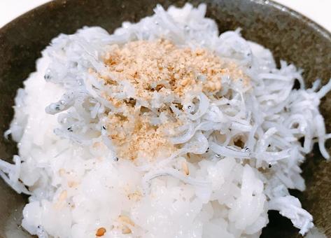 胡麻しらすご飯 胡麻しらすご飯の写真