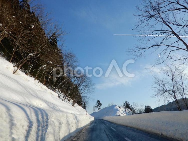 山形県米沢市の風景 雪,豪雪,自然の写真素材