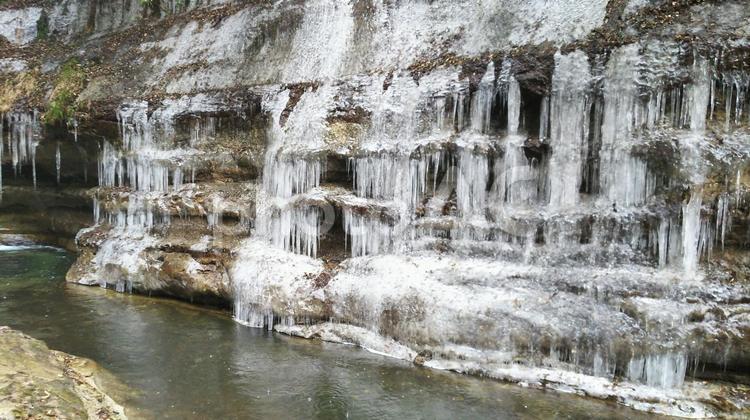 東椎屋の滝　氷瀑 東椎屋の滝,氷瀑,日本の写真素材