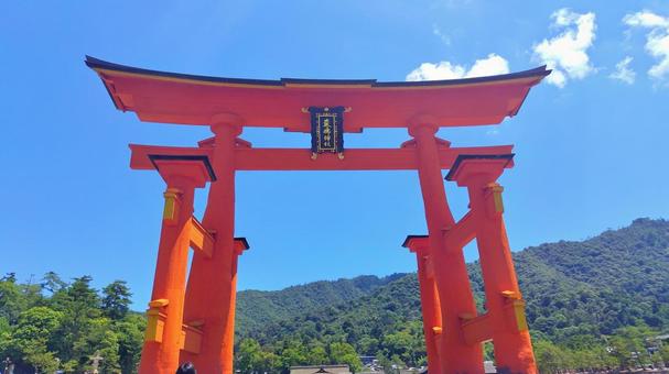 The Great Torii Gate of Miyajima, one of Japan's Three Most Scenic Spots, after renovation, JPG