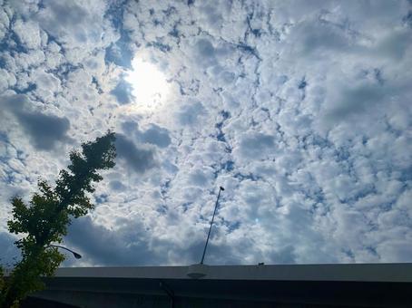 空とき雲 空,晴れ,高速道路の写真素材