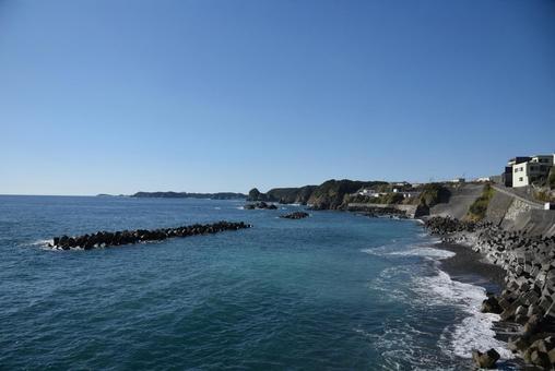 青空と海岸の写真