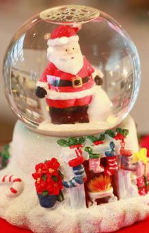 Snow globe, JPG Snow globe, JPG