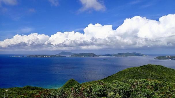 慶良間諸島渡嘉敷島の照山展望台からの風景 慶良間諸島渡嘉敷島の照山展望台からの風景の写真