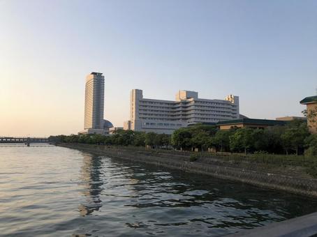 海沿いの建物 海沿いの建物の写真