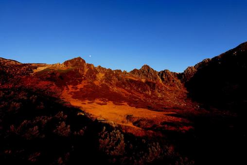 モルゲンロート 千畳敷カール,登山,木曽駒ヶ岳の写真素材
