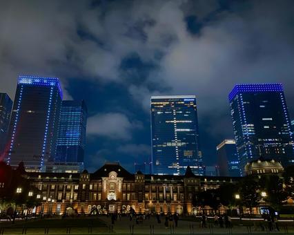 東京駅 夜景 ライトアップ 東京駅 夜景 ライトアップの写真