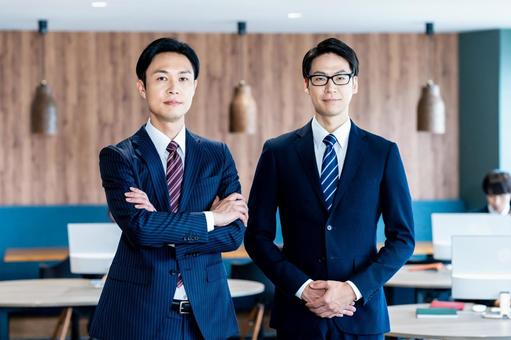 オフィスで働くビジネスパーソン オフィスで働くビジネスパーソン ビジネスマン,オフィス,ビジネスパーソンの写真素材