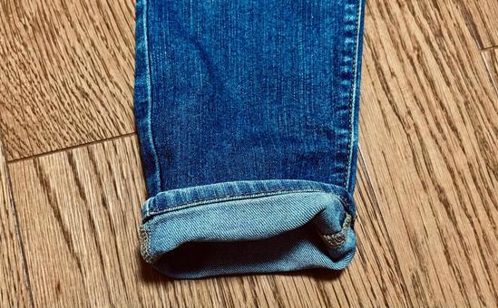 折り込まれたジーンズの裾 折り込まれたジーンズの裾 ジーンズ,デニム,デニムパンツの写真素材