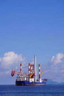 海上の工事風景 海上の工事風景 工事,風力発電機,エコの写真素材