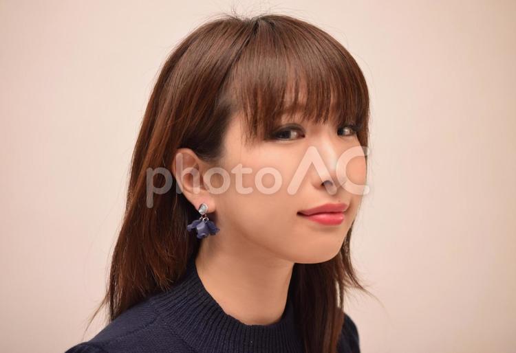 女性の斜め顔 女性,斜め,斜め45°の写真素材