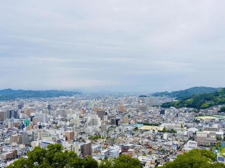 松山城から見下ろす松山市北部市街地 松山城から見下ろす松山市北部市街地 松山市,松山城,地方都市の写真素材