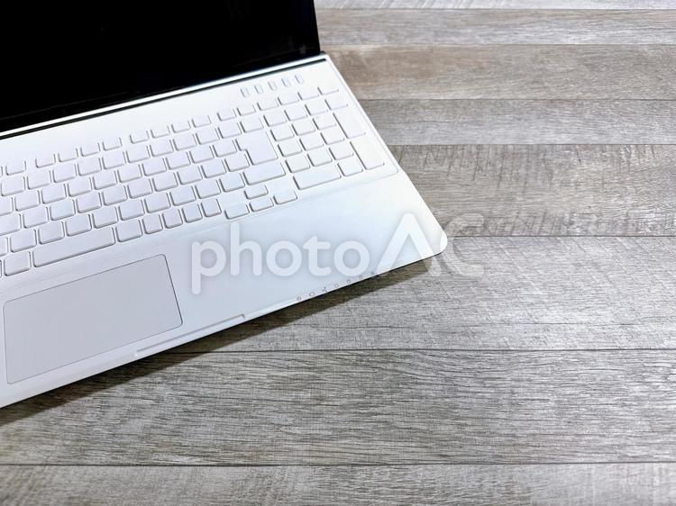 ノートパソコン　キーボードの文字なし ノートパソコン,パソコン,ビジネスの写真素材