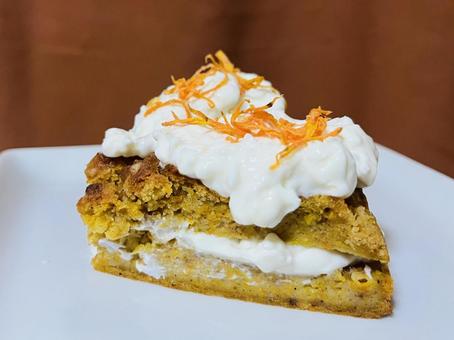 スパイスキャロットケーキ スパイスキャロットケーキ 焼き菓子,おやつ,スイーツの写真素材