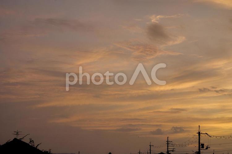 夕方の空、夕焼け 空,夕焼け,夕日の写真素材