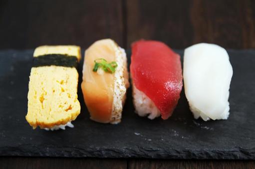 彩り豊かな寿司盛り合わせ 彩り豊かな寿司盛り合わせ 寿司,にぎり,魚介の写真素材