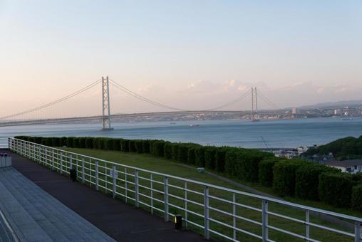 朝光に染まる大橋の静寂 朝光に染まる大橋の静寂 朝,光,朝日の写真素材