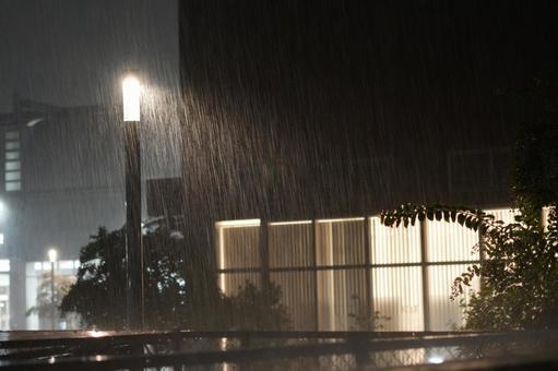 土砂降り 土砂降り,大雨,雨の写真素材
