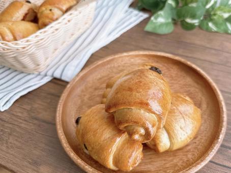 Photo, raisin roll, raisin bread, grape bread, 