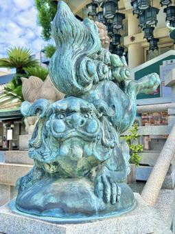 狛犬 狛犬 お参り,狛犬,難波八阪神社の写真素材