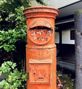 昔からあるポスト(正面) 昔からあるポスト(正面)の写真