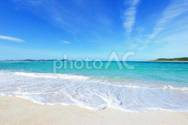 穏やかな海とさわやかな空 沖縄,海,ビーチの写真素材